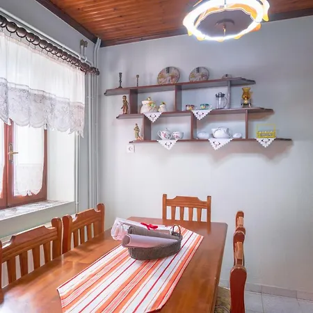 Marina, βίλλα μαρίνα Miléai