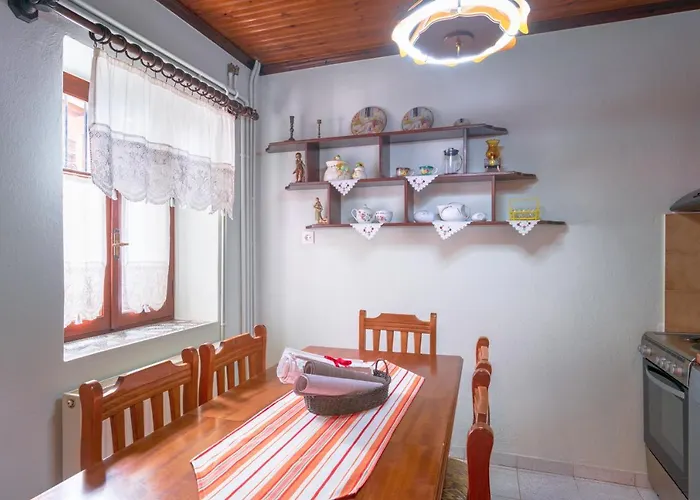 Marina, βίλλα μαρίνα Miléai